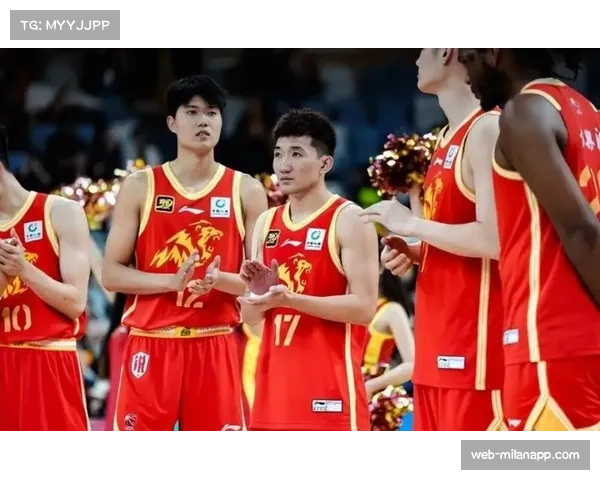 孙铭徽脚踝韧带损伤归期未定 广厦后场组织面临真空考验 孙铭徽脚踝韧带损伤归期未定 广厦后场组织面临真空考验